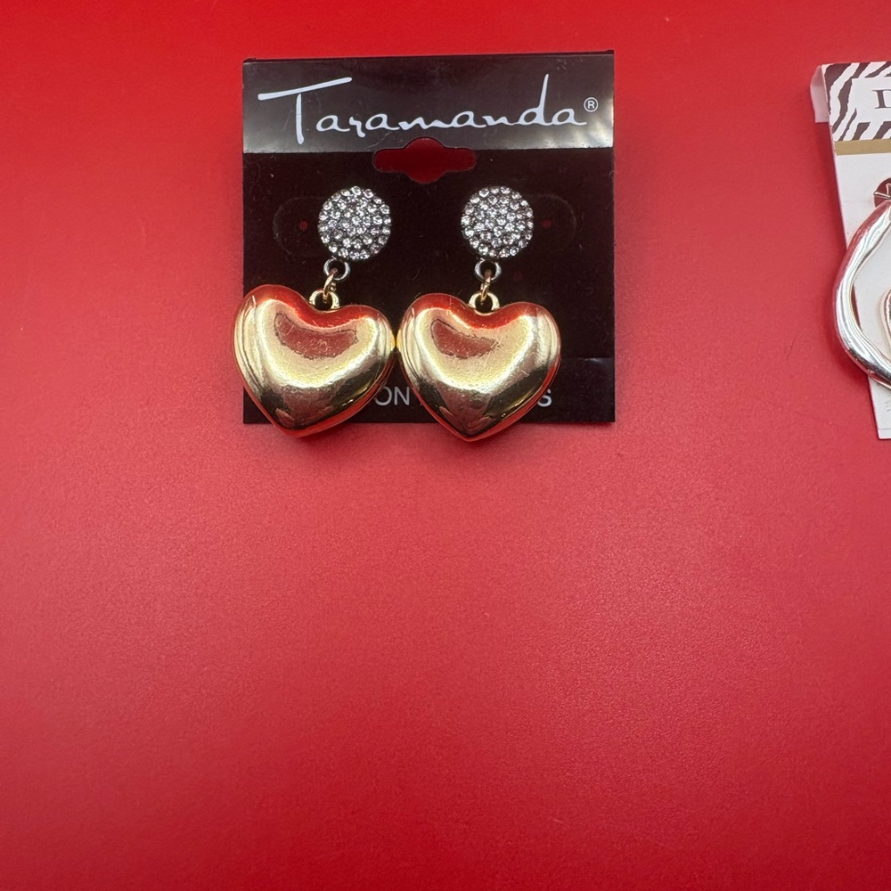 Taramanda Gold Heart Earrings - Picture 2 of 3